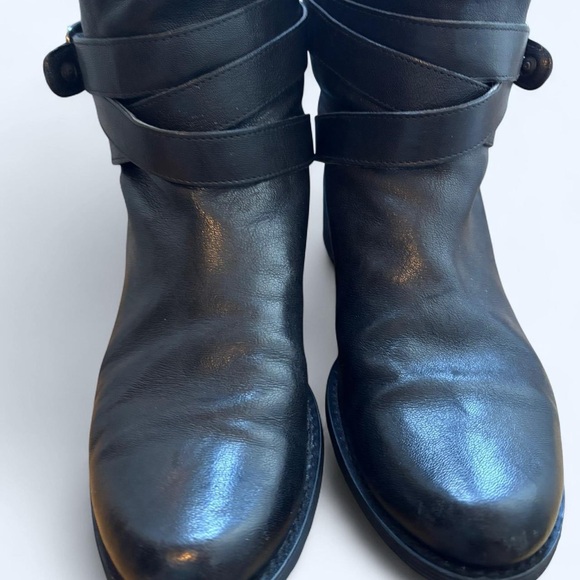 Stuart Weitzman Black Leather Heeled Boots. Size 7 - Picture 2 of 8